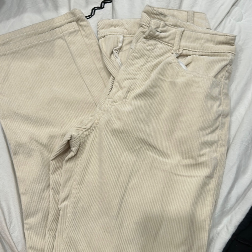 Beige/Cream Wide leg jeans- Medium
